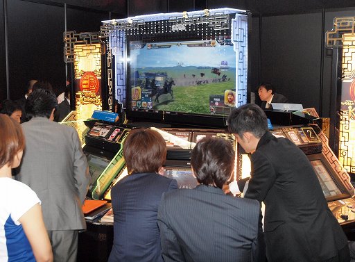 画像ギャラリー No.002のサムネイル画像 / 「THE WORLD of THREE KINGDOMS」が注目を集めた「SEGA PRIVATE SHOW 2013 -AUTUMN-」をレポート