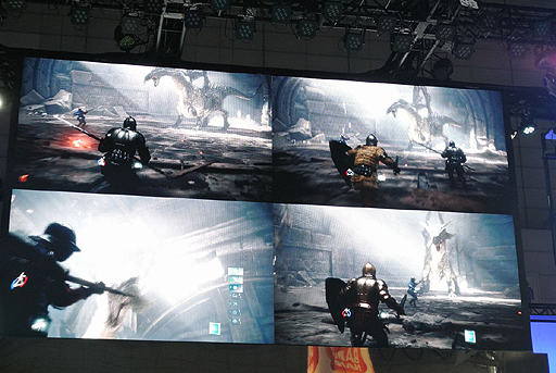 画像ギャラリー No.010のサムネイル画像 / ［TGS 2013］「deep down」ステージイベントでは4人マルチプレイによる大迫力のドラゴン戦が披露。F2Pモデルでサービスされることも明らかに