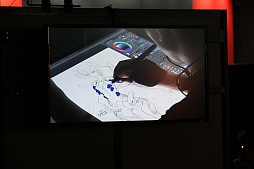 画像ギャラリー No.011のサムネイル画像 / ［TGS 2013］さまざまな活動を精力的に行うredjuice氏の，ライブペイントが行われたTokyo Otaku Modeブースの模様をお届け