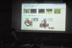 画像ギャラリー No.016のサムネイル画像 / 「夜のゲーム大学」が1年半ぶりに帰ってきた。麻野一哉氏，飯田和敏氏，米光一成氏が熱弁を振るい，黒川文雄氏と家入一真氏は“舞台裏”を明かす