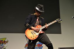 画像ギャラリー No.028のサムネイル画像 / 約1万2000人が来場したイベント「ダンボール戦機・イナズマイレブンGO ファン感謝祭」をレポート。ハワイ家族旅行や次回作出演権などを手にした日本一のプレイヤーも決定