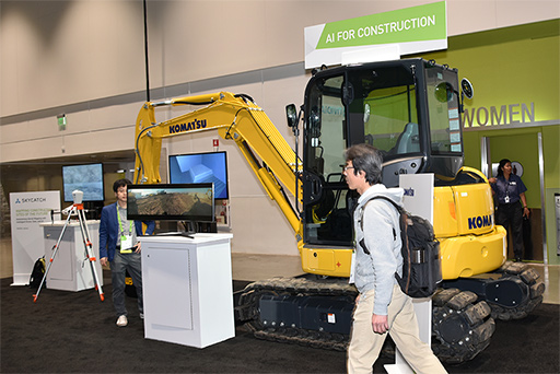 画像ギャラリー No.026のサムネイル画像 / GTC 2018のNVIDIAブースで“世界最大のGPU”こと「DGX-2」の実機をチェック。自動運転やゲームにおけるAI活用の展示にも注目だ