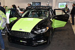 画像ギャラリー No.030のサムネイル画像 / GTC 2018のNVIDIAブースで“世界最大のGPU”こと「DGX-2」の実機をチェック。自動運転やゲームにおけるAI活用の展示にも注目だ