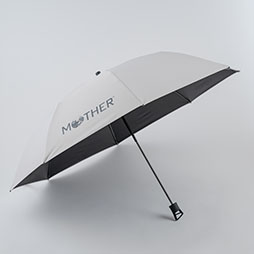 画像ギャラリー No.022のサムネイル画像 / 「生活のたのしみ展2026」に「MOTHERのSUMMER」がオープン。日傘やスニーカーなど「MOTHER」シリーズをモチーフにした新商品を多数用意