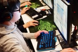 画像ギャラリー No.024のサムネイル画像 / JCG主催のe-Sportsイベント「JCG Premier Grand Finals 2016」フォトレポート。「BF4」「Hearthstone」「SC2」「CS:GO」の4タイトルで激戦が展開