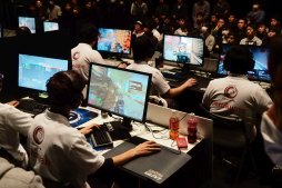 画像ギャラリー No.026のサムネイル画像 / JCG主催のe-Sportsイベント「JCG Premier Grand Finals 2016」フォトレポート。「BF4」「Hearthstone」「SC2」「CS:GO」の4タイトルで激戦が展開