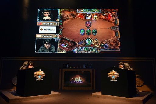 画像ギャラリー No.009のサムネイル画像 / 「Hearthstone」Japan Majorの決勝トーナメントが東京都内で開催。新環境で迎えた初の国際大会ではコントロールデッキ同士による名勝負が続出