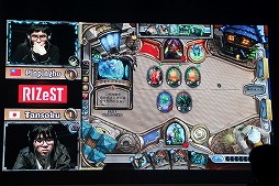 画像ギャラリー No.010のサムネイル画像 / 「Hearthstone」Japan Majorの決勝トーナメントが東京都内で開催。新環境で迎えた初の国際大会ではコントロールデッキ同士による名勝負が続出