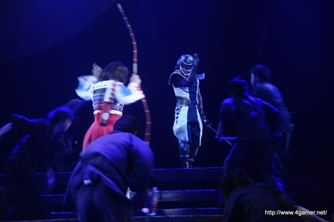 画像ギャラリー No.009のサムネイル画像 / 舞台「戦国BASARA3 宴」は，松永久秀，風魔小太郎，今川義元らが加わり，武将18人による“饗宴”に――東京公演ゲネプロのレポートを掲載