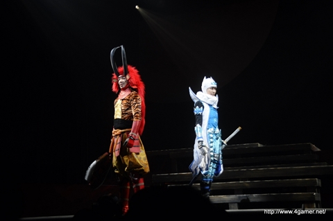 画像ギャラリー No.020のサムネイル画像 / 舞台「戦国BASARA3 宴」は，松永久秀，風魔小太郎，今川義元らが加わり，武将18人による“饗宴”に――東京公演ゲネプロのレポートを掲載