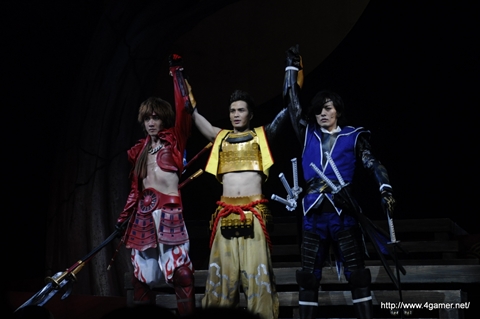 画像ギャラリー No.025のサムネイル画像 / 舞台「戦国BASARA3 宴」は，松永久秀，風魔小太郎，今川義元らが加わり，武将18人による“饗宴”に――東京公演ゲネプロのレポートを掲載