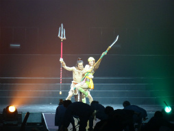 画像ギャラリー No.011のサムネイル画像 / 総勢27人の武将が夢の競演を繰り広げた「舞台『戦国BASARA』武将祭2013」が開催。最新作「戦国BASARA4」や次回公演の情報も発表に