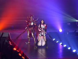 画像ギャラリー No.043のサムネイル画像 / 総勢27人の武将が夢の競演を繰り広げた「舞台『戦国BASARA』武将祭2013」が開催。最新作「戦国BASARA4」や次回公演の情報も発表に