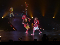 画像ギャラリー No.044のサムネイル画像 / 総勢27人の武将が夢の競演を繰り広げた「舞台『戦国BASARA』武将祭2013」が開催。最新作「戦国BASARA4」や次回公演の情報も発表に