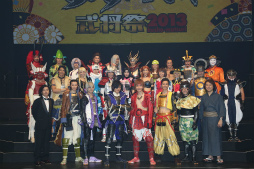 画像ギャラリー No.050のサムネイル画像 / 総勢27人の武将が夢の競演を繰り広げた「舞台『戦国BASARA』武将祭2013」が開催。最新作「戦国BASARA4」や次回公演の情報も発表に