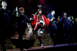 画像ギャラリー No.015のサムネイル画像 / いよいよ初日を迎えた舞台「『戦国BASARA3』‐咎狂わし絆‐」東京公演のゲネプロ鑑賞レポート。石田三成と徳川家康を軸に新たな物語が展開する
