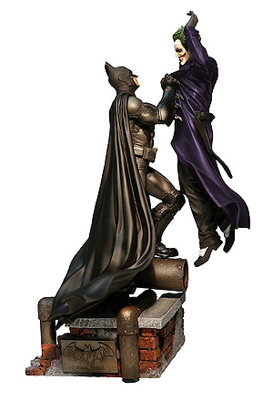 画像ギャラリー No.003のサムネイル画像 / PS3「バットマン：アーカム・ビギンズ」のAmazon.co.jp限定版が登場。バットマンのフィギュアや，プレイアブルキャラのDLCコードなどを同梱