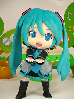 画像ギャラリー No.016のサムネイル画像 / 「Project mirai 2」の魅力を伝える「ミクダヨーといっしょダヨー」の撮影現場をレポート。川上ジュリアさんも,ミクダヨーの愛らしさにメロメロ