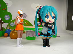 画像ギャラリー No.027のサムネイル画像 / 「Project mirai 2」の魅力を伝える「ミクダヨーといっしょダヨー」の撮影現場をレポート。川上ジュリアさんも,ミクダヨーの愛らしさにメロメロ