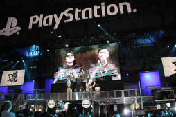 画像ギャラリー No.002のサムネイル画像 / ［TGS 2013］テルミ，カグラ，ココノエが華麗なアクションで観客を魅了した，「BLAZBLUE CHRONOPHANTASMA」のステージイベントをレポート
