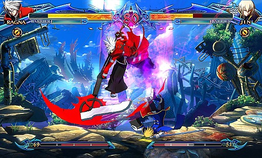 画像ギャラリー No.003のサムネイル画像 / 「EVO2014」会場で「BLAZBLUE」シリーズのプロデューサー森 利道さん,声優の植田佳奈さんのサイン会を開催