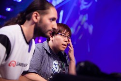画像ギャラリー No.014のサムネイル画像 / ［EVO2014］全世界が注目した決勝戦。「BBCP」優勝・ガリレオ選手と「ウルIV」優勝・Louffy選手へのインタビューを，最終日のリザルトと共にお届け