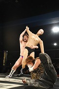 画像ギャラリー No.053のサムネイル画像 / 「リング☆ドリーム〜女子プロレス大戦〜」とDDTプロレスのコラボ興行は大盛況のうちに終了。次回開催にも期待大