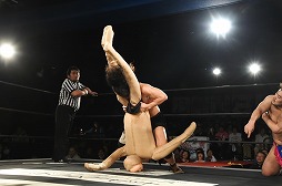 画像ギャラリー No.062のサムネイル画像 / 「リング☆ドリーム〜女子プロレス大戦〜」とDDTプロレスのコラボ興行は大盛況のうちに終了。次回開催にも期待大