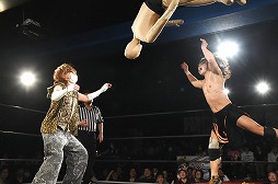 画像ギャラリー No.065のサムネイル画像 / 「リング☆ドリーム〜女子プロレス大戦〜」とDDTプロレスのコラボ興行は大盛況のうちに終了。次回開催にも期待大