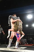 画像ギャラリー No.072のサムネイル画像 / 「リング☆ドリーム〜女子プロレス大戦〜」とDDTプロレスのコラボ興行は大盛況のうちに終了。次回開催にも期待大