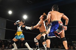 画像ギャラリー No.097のサムネイル画像 / 「リング☆ドリーム〜女子プロレス大戦〜」とDDTプロレスのコラボ興行は大盛況のうちに終了。次回開催にも期待大