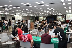 画像ギャラリー No.002のサムネイル画像 / PS Vitaの「共闘ゲーム」No.1チームを決定する「共闘甲子園 全国大会」東京予選会が開催。クリエイターによる解説も行われた会場の模様をレポート