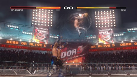 画像ギャラリー No.014のサムネイル画像 / 「DEAD OR ALIVE 5 Ultimate」新キャラクター「レイチェル」や復活参戦となる「レオン」を紹介。新ステージや新技「パワーランチャー」の情報も