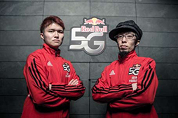 画像ギャラリー No.007のサムネイル画像 / ゲーム大会「Red Bull 5G 2014」,4対1で西代表チームが優勝