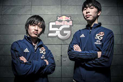 画像ギャラリー No.008のサムネイル画像 / ゲーム大会「Red Bull 5G 2014」,4対1で西代表チームが優勝