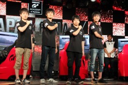 画像ギャラリー No.005のサムネイル画像 / 「GTアカデミー 2015」の日本代表選手を決定する「JAPAN FINAL」が開催。「グランツーリスモ6」のスキルを競った「Day 2」の模様をレポート