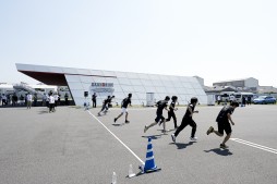 画像ギャラリー No.018のサムネイル画像 / 「GTアカデミー 2015」の日本代表選手を決定する「JAPAN FINAL」が開催。「グランツーリスモ6」のスキルを競った「Day 2」の模様をレポート