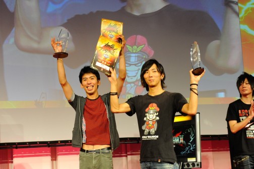 画像ギャラリー No.065のサムネイル画像 / 同キャラ戦,初出場初優勝,そして悲願のリベンジ達成。「P4U2」「GGXrd」「BBCP」で新たなドラマが紡がれた「あーくれぼ2014」フォトレポート