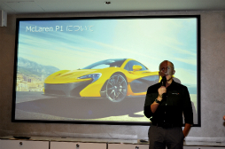 画像ギャラリー No.024のサムネイル画像 / 「マクラーレンP1」のトップ開発ドライバーが「Forza Motorsport 5」をプレイ。難関コース ニュルブルクリンクに挑んだ感想は?