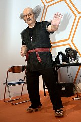 画像ギャラリー No.022のサムネイル画像 / ［TGS 2013］三島平八ならぬ原田平八が爆誕!? 鉄拳プロジェクトディレクター原田氏が鉄拳キャラに変身した「鉄拳 特殊メイクでなりきり！究極再現」イベントレポート