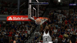 画像ギャラリー No.002のサムネイル画像 / 「NBA 2K14」の先行店頭体験会が東京,大阪の4会場で10月26日より順次開催。参加者は先着でノベルティがもらえる