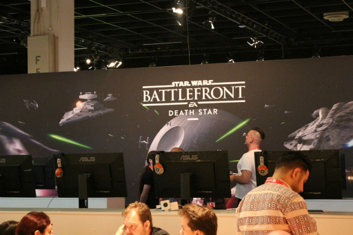 画像ギャラリー No.012のサムネイル画像 / ［gamescom］Electronic Arts初のVRタイトル「Star Wars Battlefront Rogue One: X-wing VR Mission」について，プロデューサーに話を聞いた