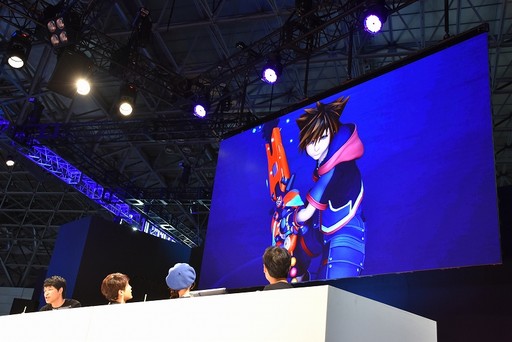 画像ギャラリー No.010のサムネイル画像 / ［TGS 2018］ソラ対アクアという驚きの戦闘シーンも公開。「KINGDOM HEARTS III」のイベントステージをレポート