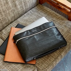 画像ギャラリー No.008のサムネイル画像 / 「キングダム ハーツ」デザインのPCケースとマルチケース，ショルダーポーチが5月に発売。ECサイトで予約受付がスタート
