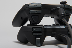 画像ギャラリー No.007のサムネイル画像 / 「FPS PAD STRIKE GEAR」レビュー。G.E.A.R.ブランド初のゲームパッドはPS3やXbox 360でFPSをプレイする人の相棒たりえるか