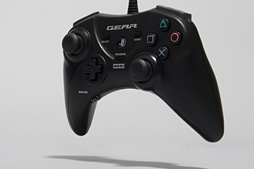 画像ギャラリー No.017のサムネイル画像 / 「FPS PAD STRIKE GEAR」レビュー。G.E.A.R.ブランド初のゲームパッドはPS3やXbox 360でFPSをプレイする人の相棒たりえるか