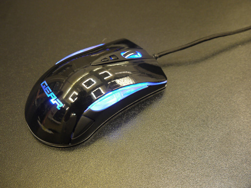 画像ギャラリー No.004のサムネイル画像 / ［E3 2014］HORIがPC用のゲーマー向けマウスとキーボードを開発中！ 新製品「光」と「雷」のプロトタイプを見せてもらった
