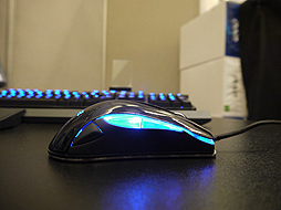 画像ギャラリー No.005のサムネイル画像 / ［E3 2014］HORIがPC用のゲーマー向けマウスとキーボードを開発中！ 新製品「光」と「雷」のプロトタイプを見せてもらった