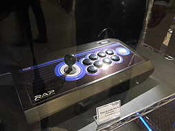 画像ギャラリー No.014のサムネイル画像 / ［E3 2014］HORIがPC用のゲーマー向けマウスとキーボードを開発中！ 新製品「光」と「雷」のプロトタイプを見せてもらった
