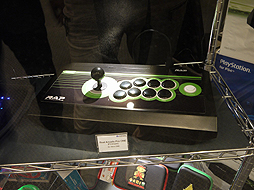 画像ギャラリー No.015のサムネイル画像 / ［E3 2014］HORIがPC用のゲーマー向けマウスとキーボードを開発中！ 新製品「光」と「雷」のプロトタイプを見せてもらった